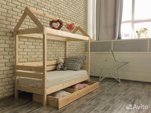 Детская кровать из массива дерева