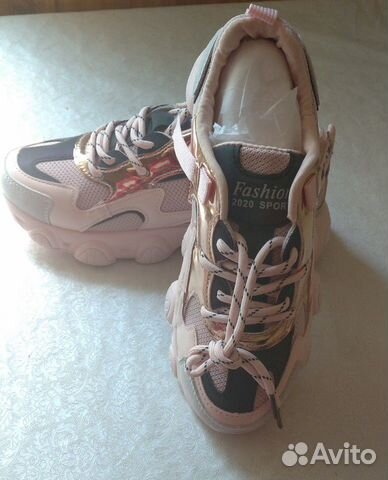 Кроссовки женские
