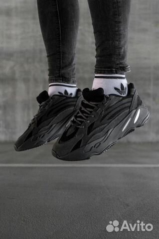 Adidas Yeezy Boost 700 полностью черные Adidas Yeezy Boost 700 полностью черные