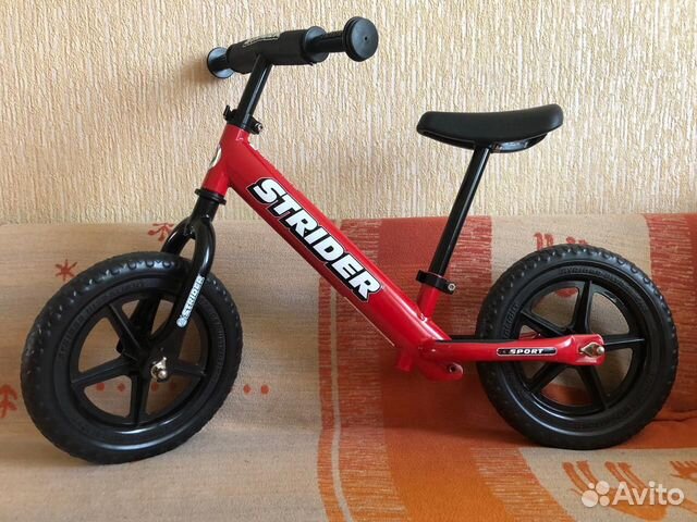 Беговел strider 12 sport красный