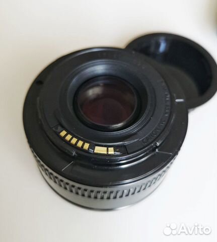 Объектив Canon EF 50mm 1.8 II Объектив Canon EF 50mm 1.8 II