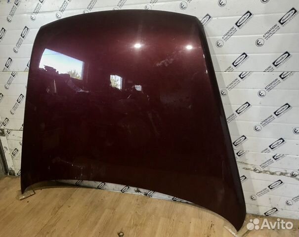 Капот красный VW Touareg 07-10 г.в