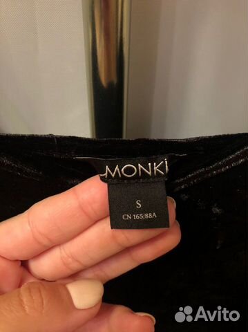 Бархатное платье Monki