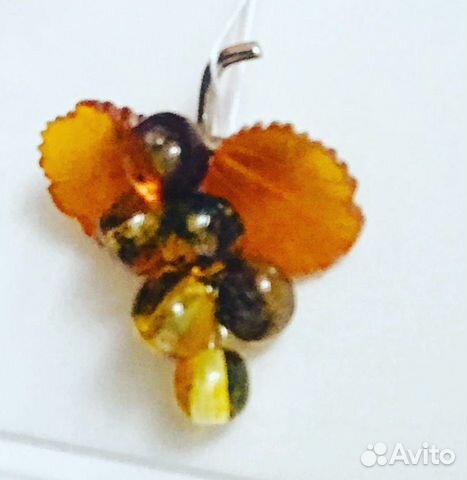 Брошь Ягоды на веточке, янтарь. Янтарный комбинат Брошь Ягоды на веточке, янтарь. Янтарный комбинат