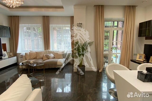 Таунхаус 350 м² на участке 2 сот.