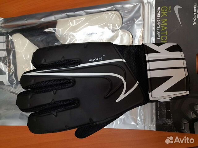 Футбольные перчатки вратаря Nike