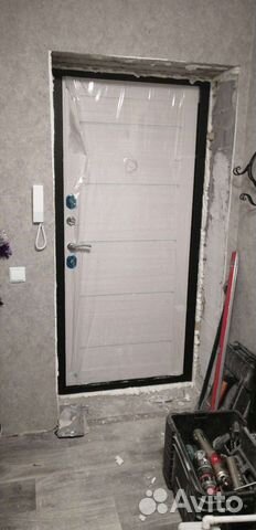 Установка входных дверей