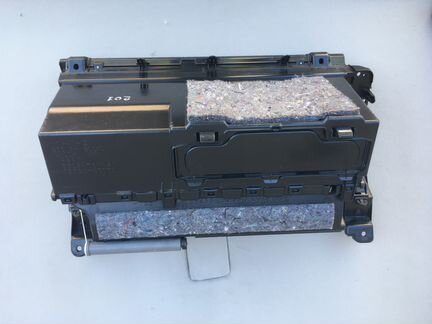 Toyota Land Cruiser 200 бардачок пассажира
