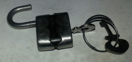 Старый замок задвижка много