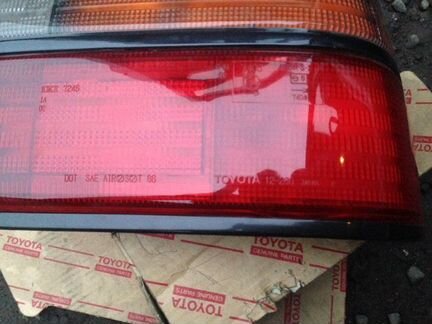 Toyota Corolla e90 правый фонарь на седан