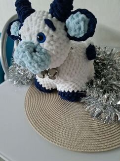 Вязаный бычок. Символ 2021 года