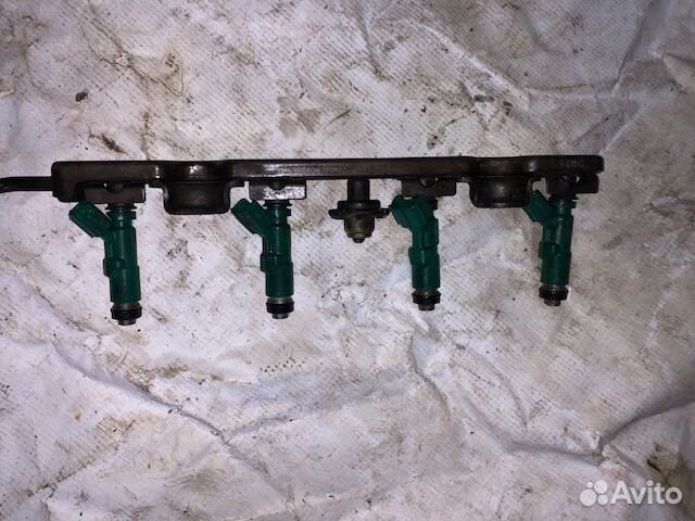 Рейка топливная (рампа) Toyota bB (NCP30) I рестай