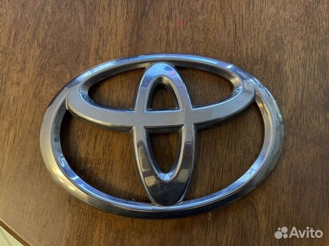 Что означает значок toyota