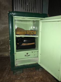 Сейф металлический