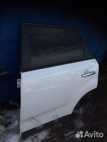 Задняя левая дверь Kia Sorento 2