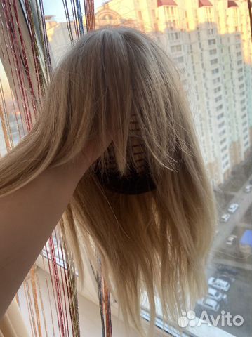 Парик бежевый блонд