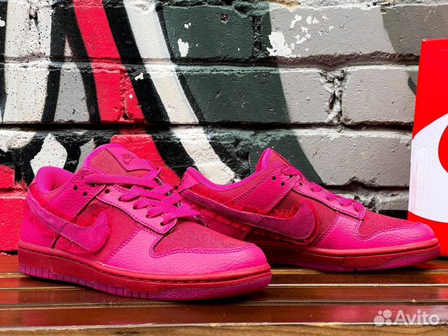 Nike Dunk Low Valentine’s Day 2022