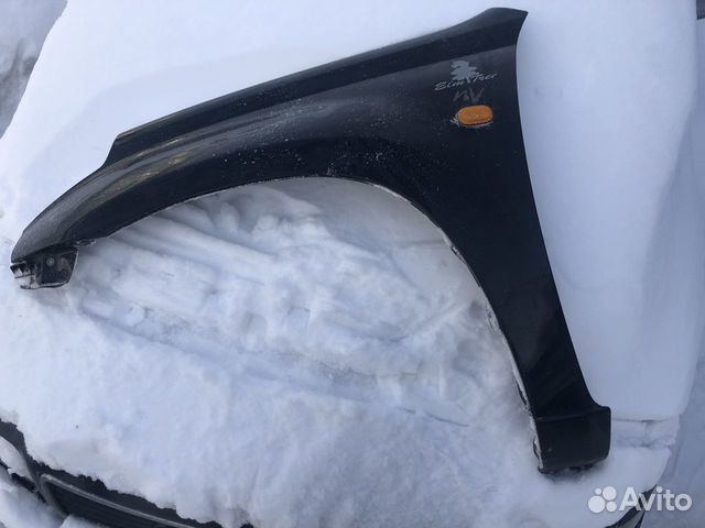 Крыло переднее левое Rav4 00-05