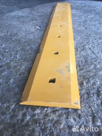 Нож Komatsu D37-D39 центральный 12F-70-31281