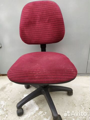 Офисное кресло