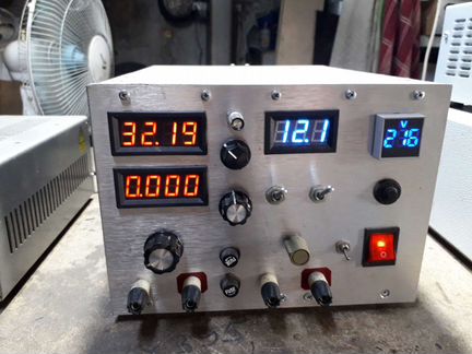 Блок питания лабораторный