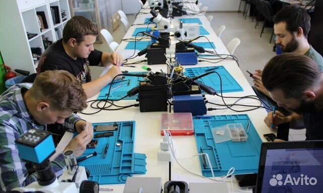 Курсы по ремонту телефонов в москве. Обучение реконструкции. Обучение реконструкции. Выставка майнеров. Обучение пайке.
