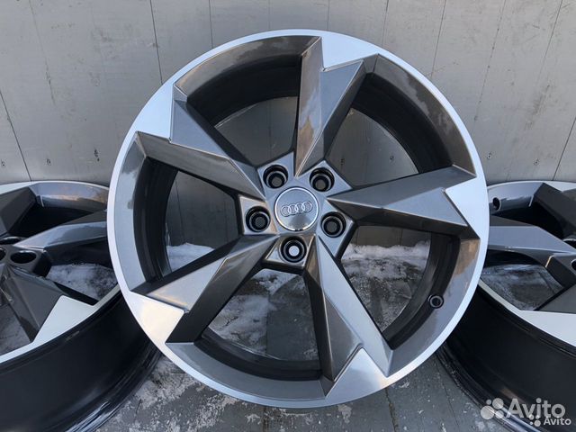 Оригинальные диски на Audi RSQ3 \ Q3 R19
