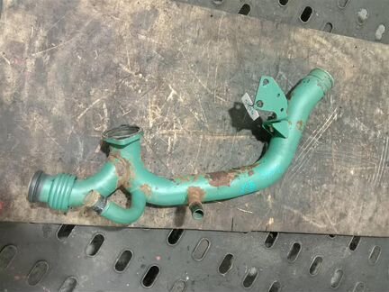 Патрубок водяной Volvo D9 3161219