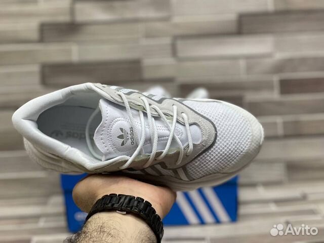 Кроссовки adidas ozweego