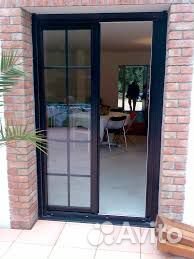 Дверь алюминиевая