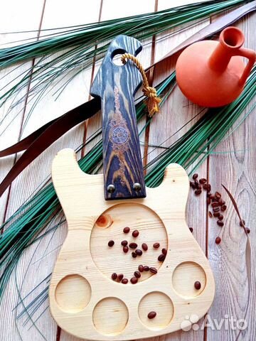 Винный столик с гравировкой