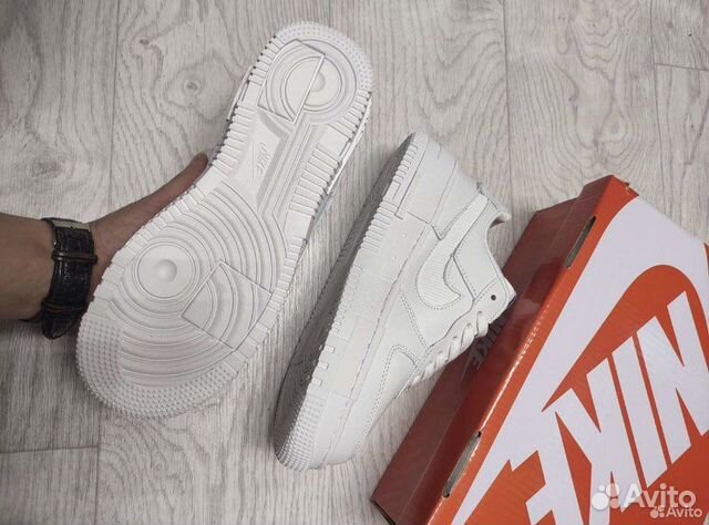 Nike air force 1 pixel