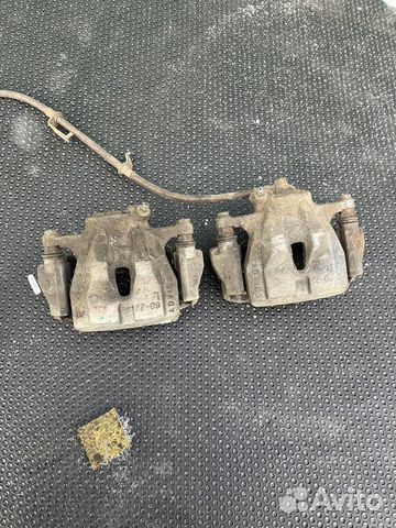 Суппорт передний Toyota Corolla 150