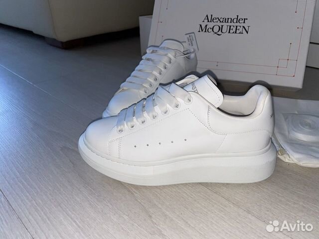 Кроссовки женские Alexander McQueen