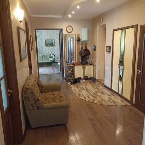 4-к. квартира, 131,8 м², 1/4 эт.