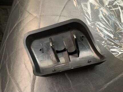 Кpышка омыватeля фаp на Volvо XC 90 до 2006