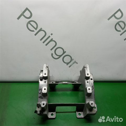 Кронштейн Volkswagen Touareg GP