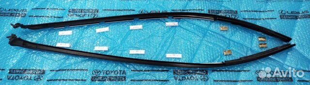 Молдинги лобового стекла Ленд Крузер 200 в сборе