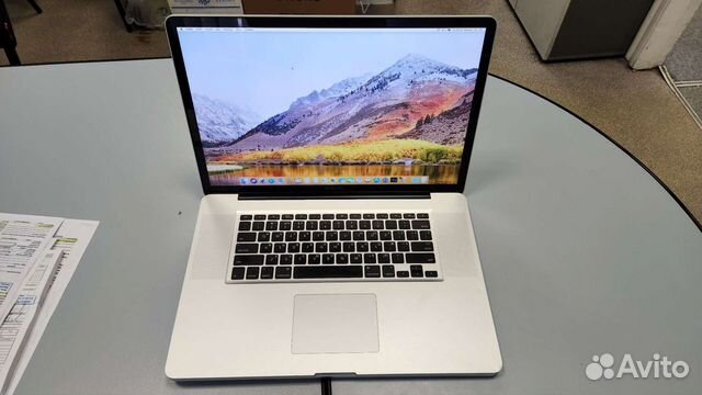 Apple MacBook pro 17