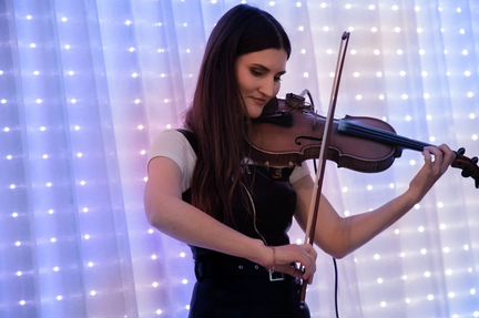 Музыканты (скрипка, вокал, группа)