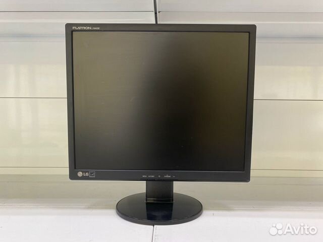 Монитор LG L1942SE