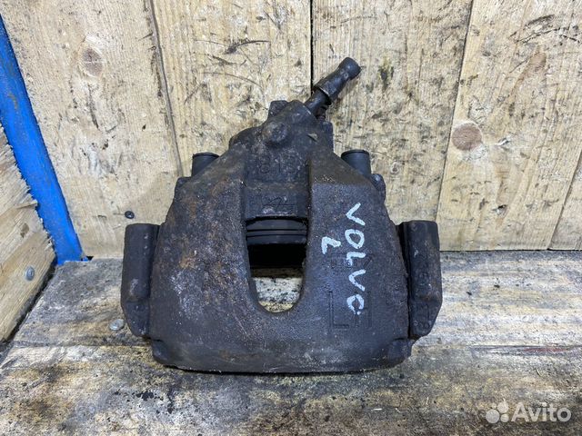 Суппорт передний левый Volvo S40, V50