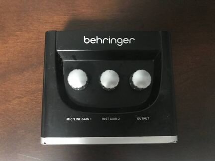 Звуковая карта behringer UM 2