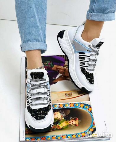 Кроссовки женские новые
