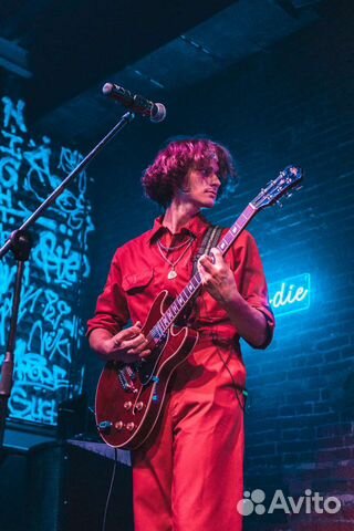 Преподаватель по гитаре