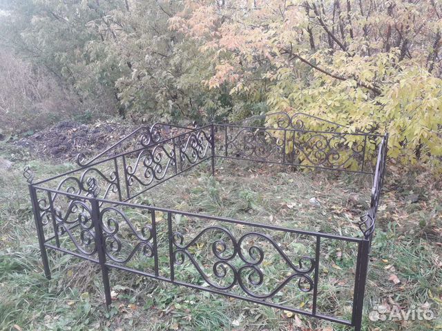 Оградки на кладбище