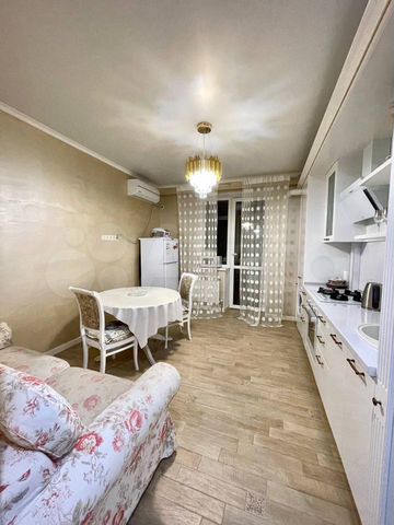 2-к. квартира, 65 м², 6/7 эт.
