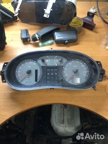 Комбинация приборов Renault Symbol АКПП