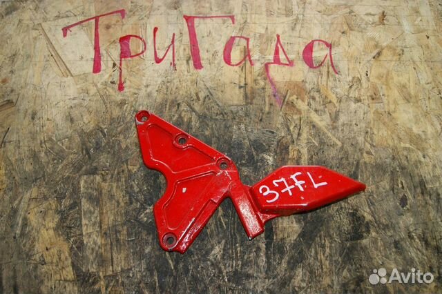 Крепление подножки водителя левое Suzuki GSF400 Ba