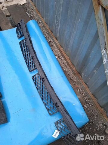 Направляющая заднего бампера VW Touareg NF (2011